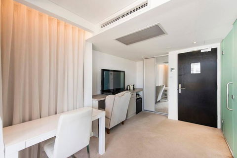The Nest - Trendy Studio Close To Centre With Roof Terrace - Darwin Holiday 3