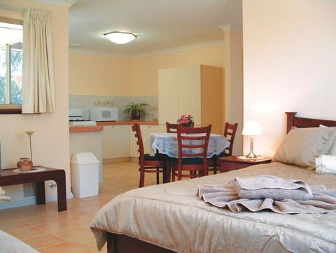 The Nosh & Nod - Avon Terrace - Darwin Holiday 1