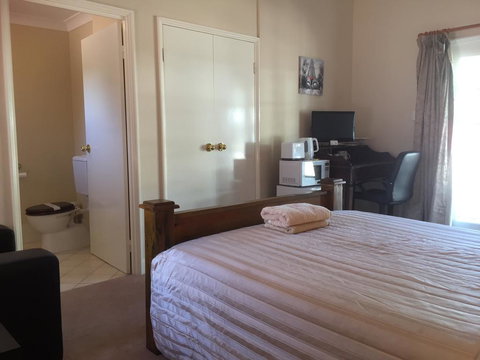 The Nosh & Nod - Howick Street - Darwin Holiday 3