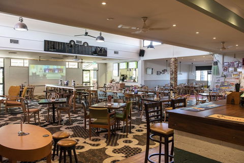 The Oaks Hotel - Darwin Holiday 1