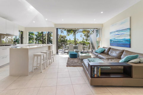 The Peachy Life, Sunshine Beach - Darwin Holiday 2