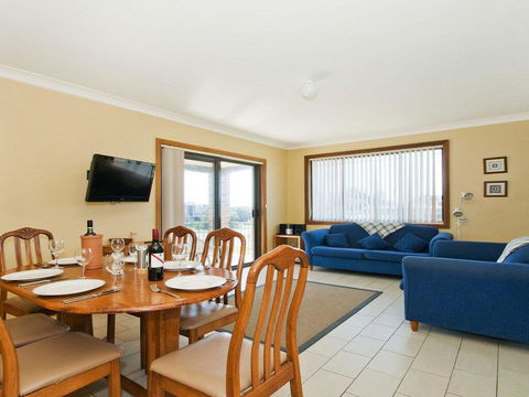 The Penguins Head - Across From The Beach - Darwin Holiday 1