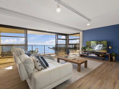 The Penthouse @ Point Cartwright - INSTANT HOTEL WINNER 2019 - Darwin Holiday 1