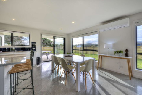 The Pines 1 - Darwin Holiday 3