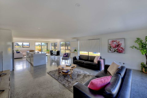 The Pines 2 - Darwin Holiday 1