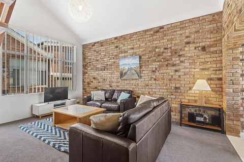 The Pines 5 - Darwin Holiday 1