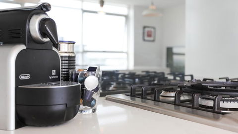 The Princess Of Bulimba - Executive 3BR Bulimba Apartment With Large Balcony Next To Oxford St - Darwin Holiday 2