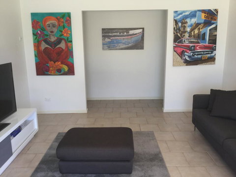 The Red Door - Darwin Holiday 1