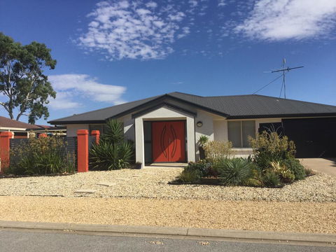 The Red Door - Darwin Holiday 0