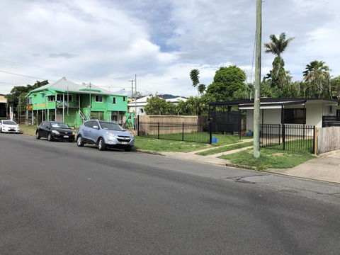 The Red Sparrow 2 - Darwin Holiday 2