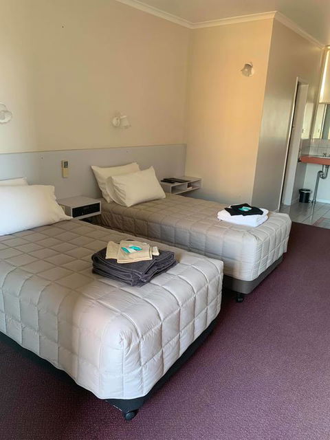 The Royal Motel - Darwin Holiday 1