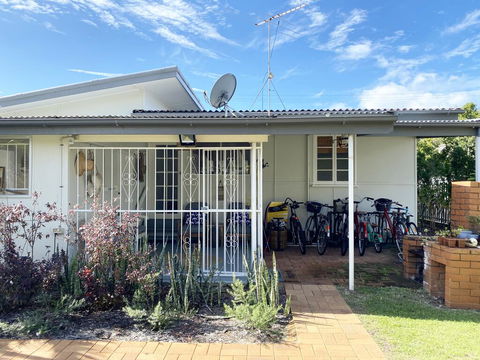 The Shack - Darwin Holiday 0