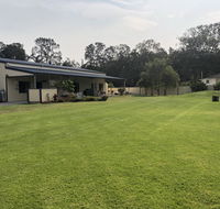 The Shouse - Darwin Holiday