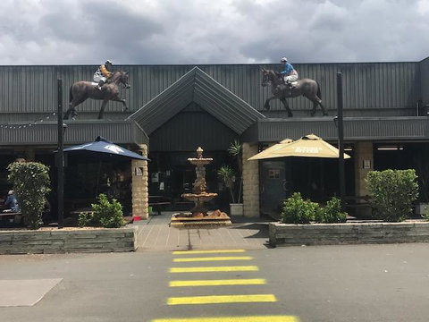 The Sportsman's Hotel - Darwin Holiday 0