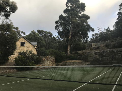 The Stone Cottage (with Tennis Court) - Darwin Holiday 3