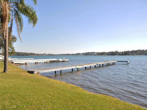 The Studio On The Lake @ Fishing Point, Lake Macquarie - Honestly Put The Line In And Catch Fish - Darwin Holiday 0