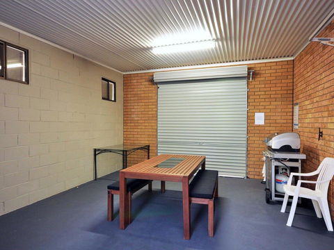The Studio On The Lake @ Fishing Point, Lake Macquarie - Honestly Put The Line In And Catch Fish - Darwin Holiday 2