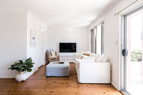 The Summer House - Darwin Holiday 1