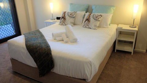 THE TIN SHED Couples Accommodation At Bay Of Fires - Darwin Holiday 2