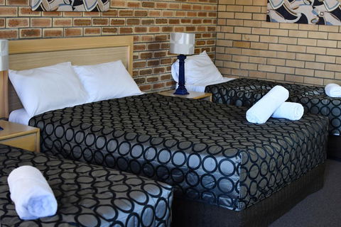 The Town House Motor Inn - Darwin Holiday 3