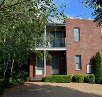 The Track - beautiful townhouse in Bright - Darwin Holiday