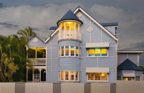 The Turret House - The Entire Middle Level - Darwin Holiday 2