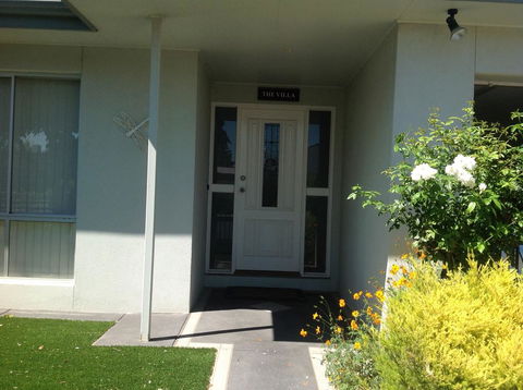 The Villa Kyabram - Darwin Holiday 1