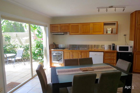 The Wave Oasis SC B&B - Darwin Holiday 1