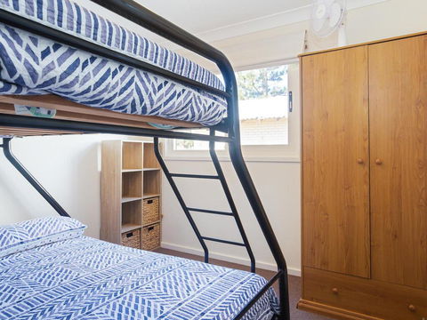 The Whale Watcher', 1/6 Birubi Lane - Waterfront Unit With Stunning Views, Level Access - Darwin Holiday 2