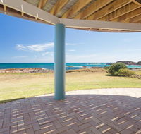 The Whale Watcher' 1/6 Birubi Lane - waterfront unit with stunning views level access - Darwin Holiday