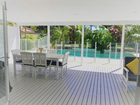 The White House', 25 Tomaree Road - Fantastic House With Pool, Linen FOXTEL & WII-U - Darwin Holiday 1