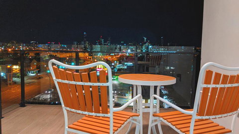 The Windsor Apartments And Hotel Rooms, Brisbane - Darwin Holiday 3