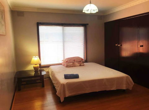 Thomastown Antique House Room 1 - Darwin Holiday 0