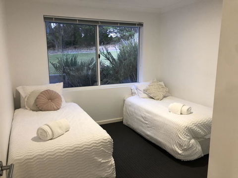 Three Bedroom, Two Bathroom Family Home - Darwin Holiday 3