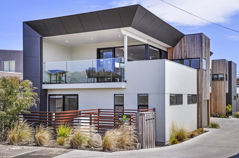 Thunder Point - Darwin Holiday 1