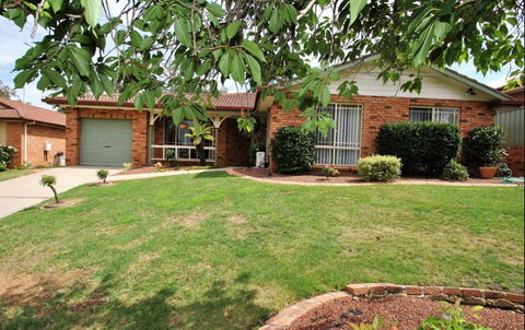 Tidy Home In A Leafy Suburb, Great Location - Darwin Holiday 0