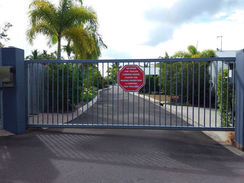 Tin Can Bay Marina Villas - Darwin Holiday 3
