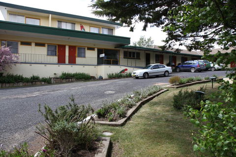 Titania Motel - Darwin Holiday 1