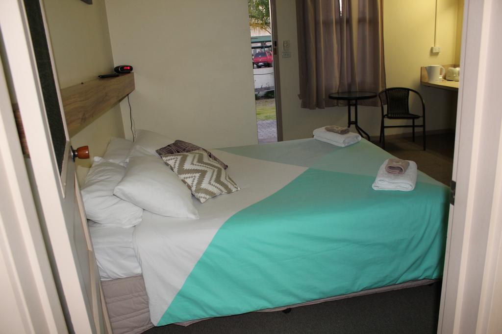 Hillston NSW Darwin Holiday