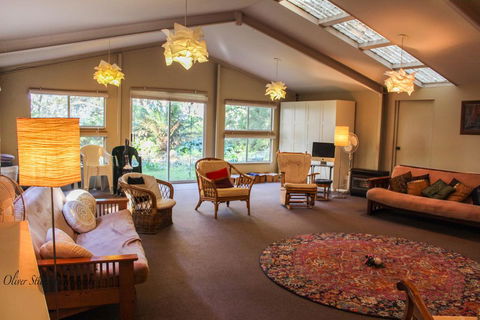 Tomah Retreat - Relax & Heal At UNWIND - Darwin Holiday 0
