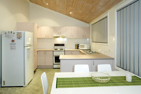 Tomaree 18 - Baybreeze - Shoal Bay - Darwin Holiday 3