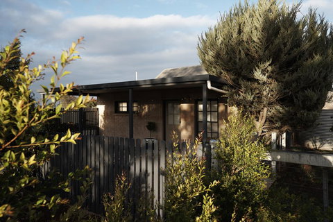 Tomfoolery Winemaker's Cottage Barossa Valley - Darwin Holiday 1