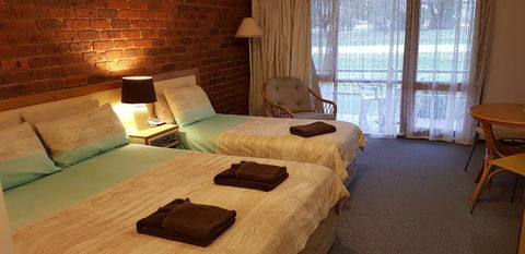 Tooleybuc Club Motor Inn - Darwin Holiday 2