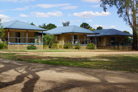 Tooleybuc River Retreat Villas - Darwin Holiday 0