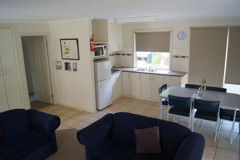 Tooleybuc River Retreat Villas - Darwin Holiday 1