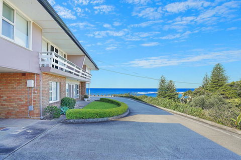 Toowoon Bay Beachside Unit, Unit 4 - Darwin Holiday 0