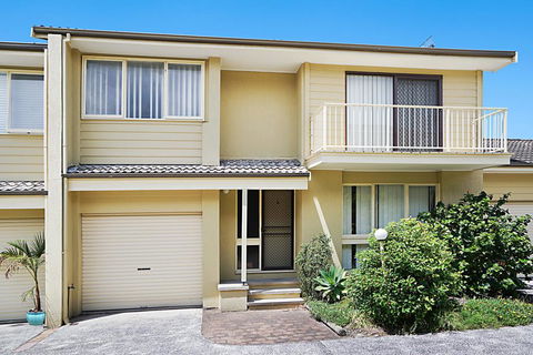 Toowoon Bay Townhouse, Unit 6 - Darwin Holiday 0