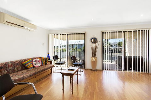 Townhouse In The Heart Of Port Stephens - Darwin Holiday 0