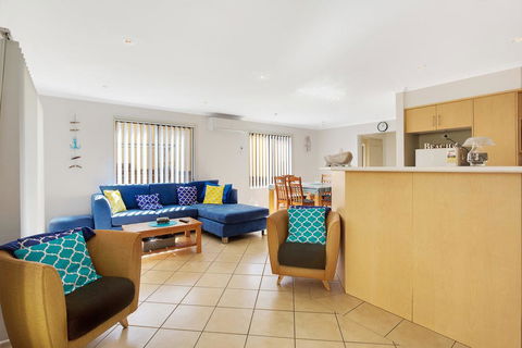 Townhouse In The Heart Of Port Stephens - Darwin Holiday 2