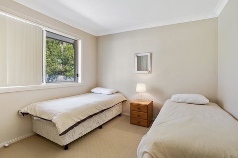 Townhouse On Tomaree - Central To CBD - Darwin Holiday 1